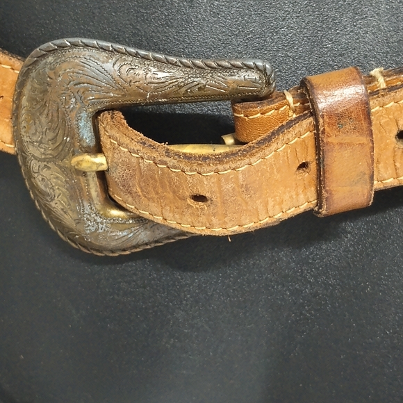 Chico's Genuine Leather Brown Gold Distressed Studded Western Belt Size Small - Picture 2 of 16